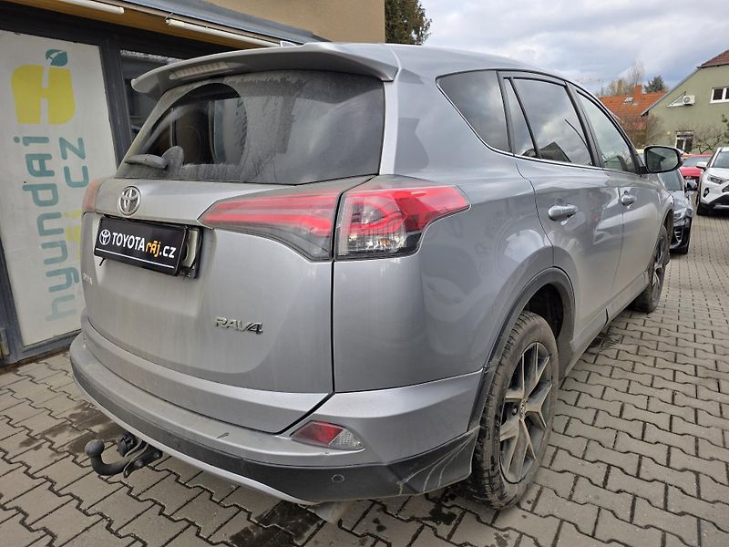 Toyota RAV4 2.0-1.MAJITEL-TAŽNÉ-KAMERA - fotka 8 z 12