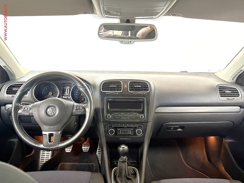Volkswagen Golf (2011) 1.6 TDi, Style - fotka 8 z 14