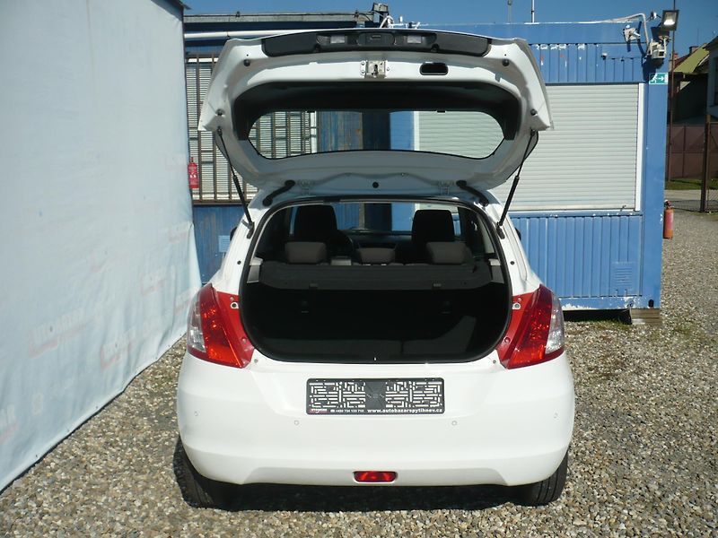 Suzuki Swift 1.2i 69Kw Klimatizace - fotka 17 z 25