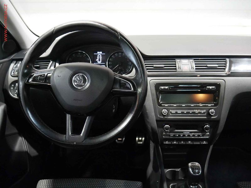 Škoda Rapid (2014) 1.2 TSi, 1.maj, Xenon - fotka 11 z 18