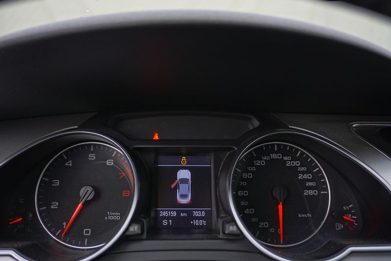 Audi A5 (2009) 2,0 TFSI KABRIO AUTOMAT - fotka 11 z 25