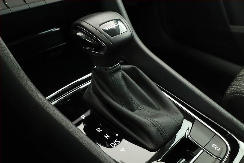 Škoda Karoq (2025) 1.5 TSI, Top Selection, ACC - fotka 10 z 19