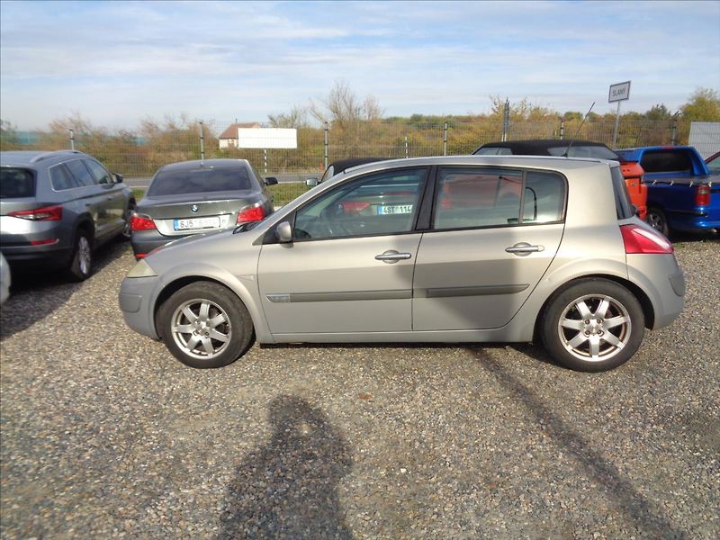 Renault Mégane 1,4 - fotka 8 z 13