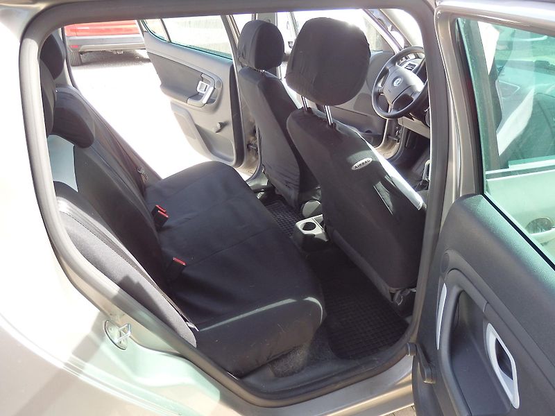 Škoda Fabia 1,2 HTP ZÁLOHOVÁNO - fotka 9 z 13