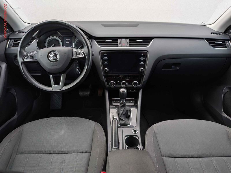 Škoda Octavia (2018) 2.0 TDi 4x4, ČR, Style, DSG - fotka 8 z 22