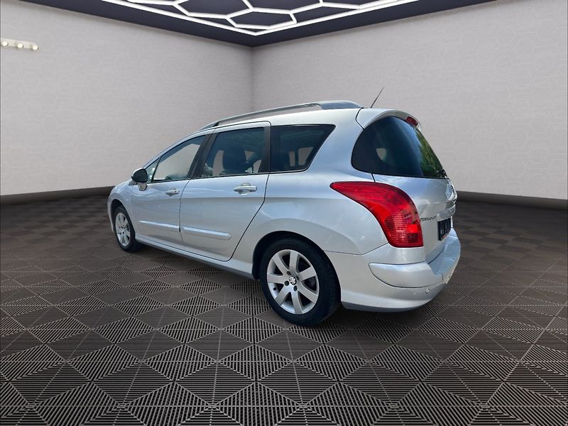 Peugeot 308 (2013) SW 1,6HDI 82Kw - fotka 5 z 24
