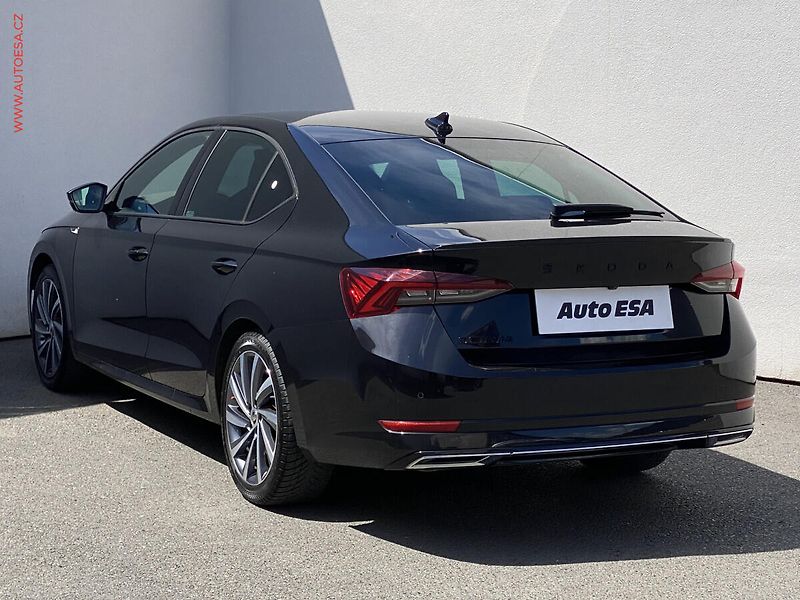 Škoda Octavia (2023) 1.5 TSi, ČR, SportLine, DSG - fotka 6 z 19