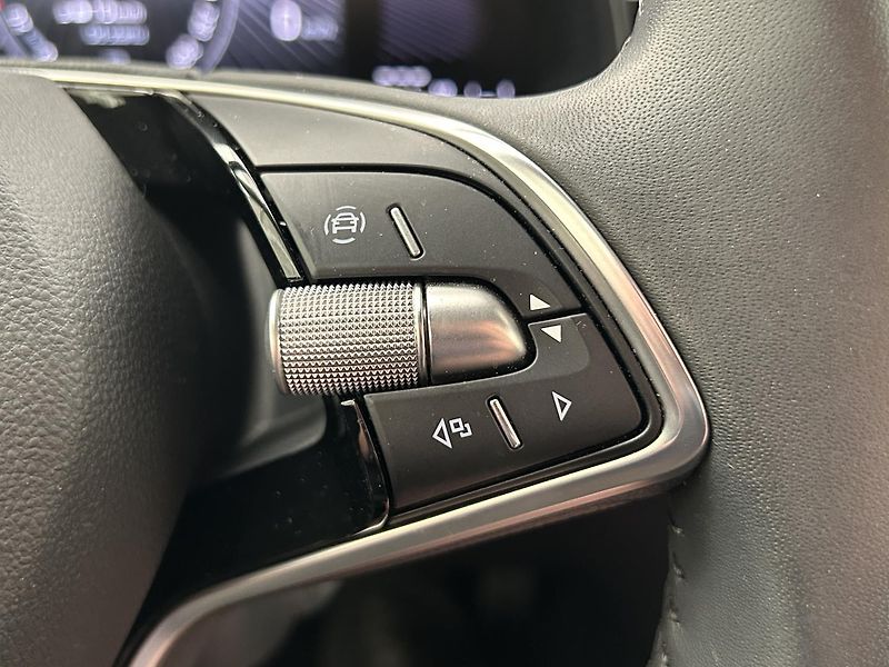 Škoda Kamiq 1.0 TSI Selection - fotka 14 z 28