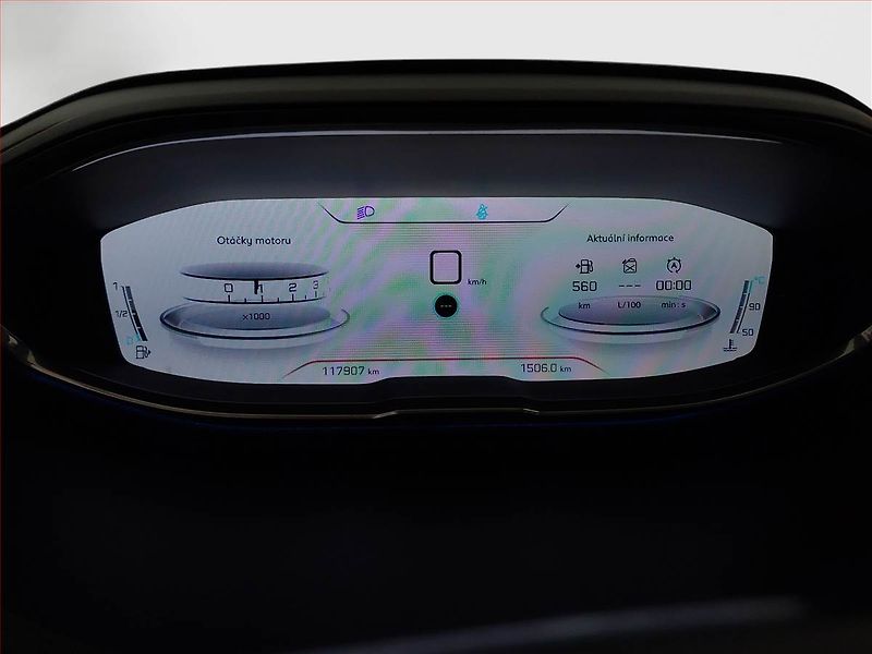 Peugeot 3008 (2018) 1.6 BlueHDi, Tempomat - fotka 11 z 15