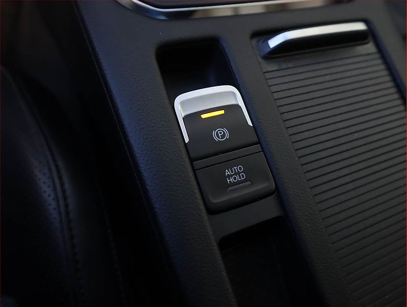 Volkswagen Passat (2017) 2.0 TDI, Kůže, Navi, Tempomat - fotka 22 z 24
