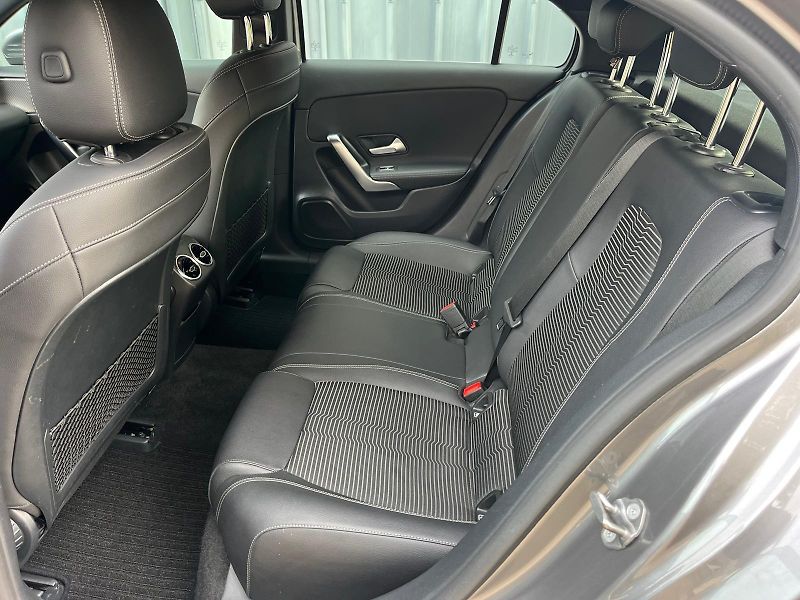 Mercedes-Benz Třídy A 220 4MATIC Progressive Line - fotka 11 z 15