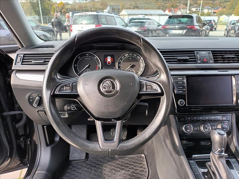 Škoda Superb 2,0 TDI,110KW,NAVI,VÝHŘEV, - fotka 12 z 41