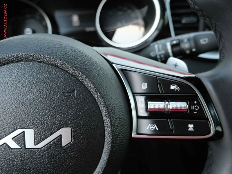 Kia XCeed (2025) 1.6 T-GDi, 1.maj,ČR, AT - fotka 13 z 26