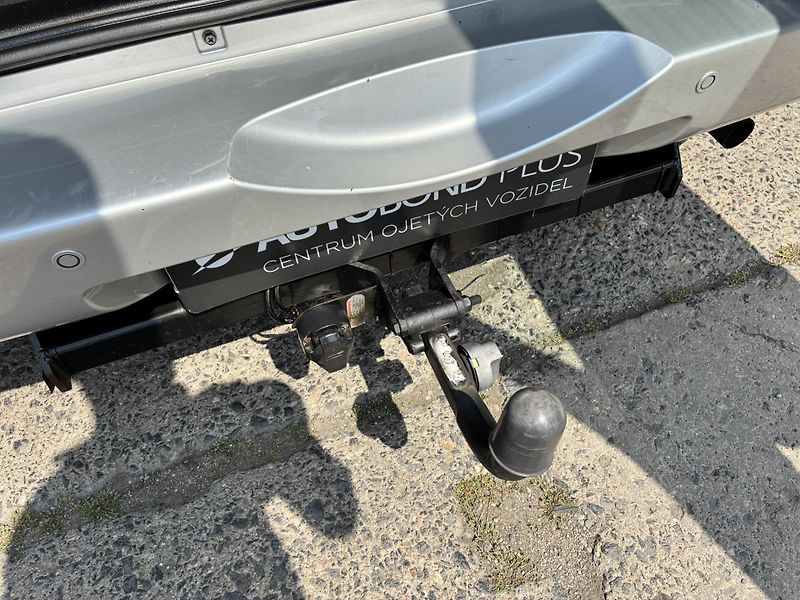 Suzuki Grand Vitara 2.4 VVT 124kW AT JLX-E Limited - fotka 19 z 19