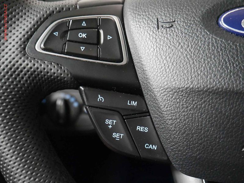 Ford Kuga (2017) 2.0 TDCi 4x4, ČR, AT, navi - fotka 14 z 21
