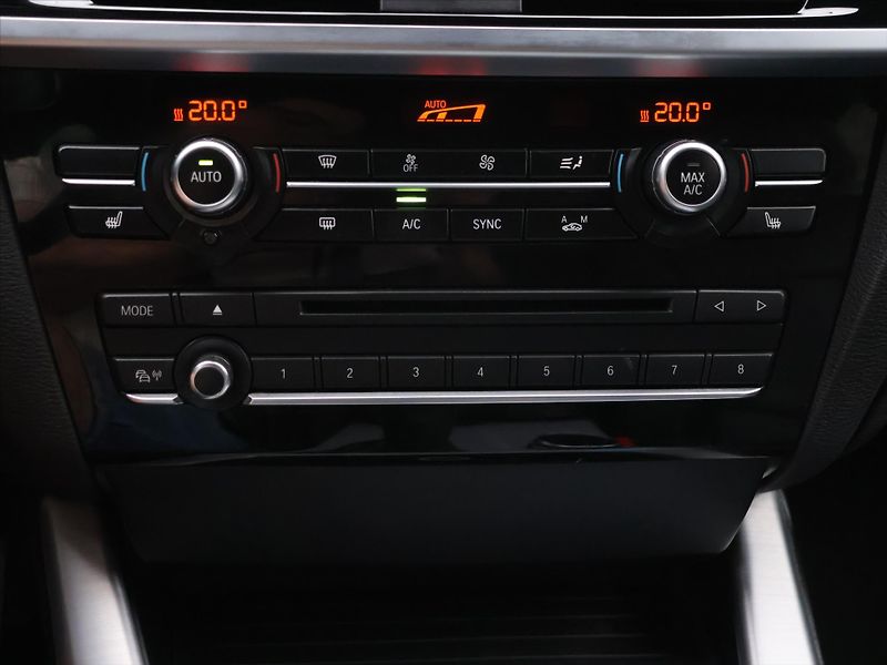BMW X4 3,0 35xD 230kW CZ M-paket DPH - fotka 28 z 36