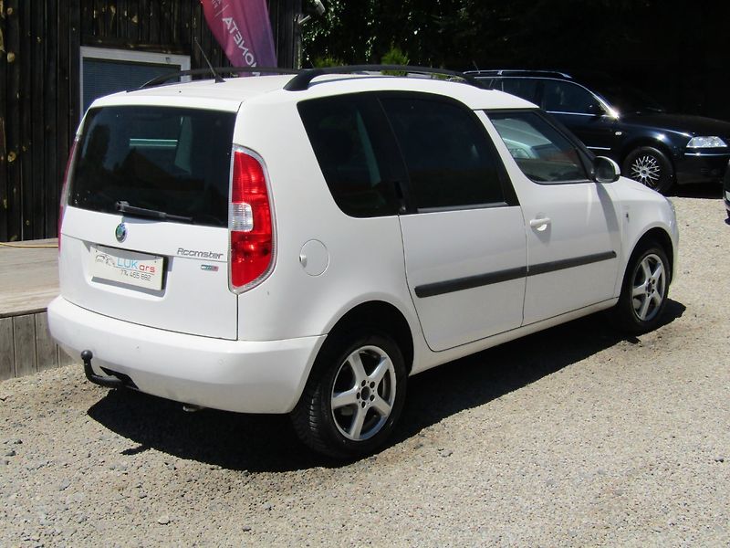 Škoda Roomster (2012) 1.6 TDI 66kW - fotka 11 z 37