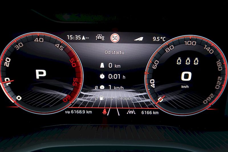 Škoda Karoq (2025) SportLine 2,0 TDi/110 kW 4X4DS - fotka 20 z 32