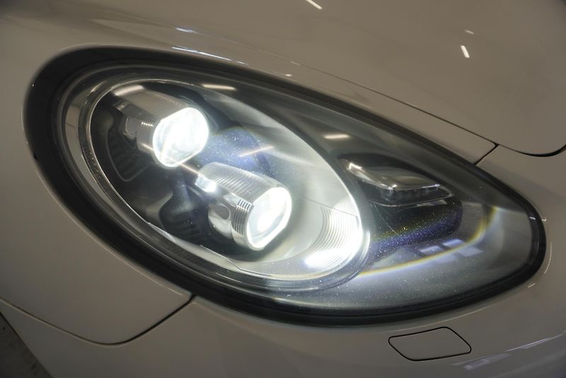 Porsche Panamera  4,8I V8 4WD PD - fotka 10 z 45