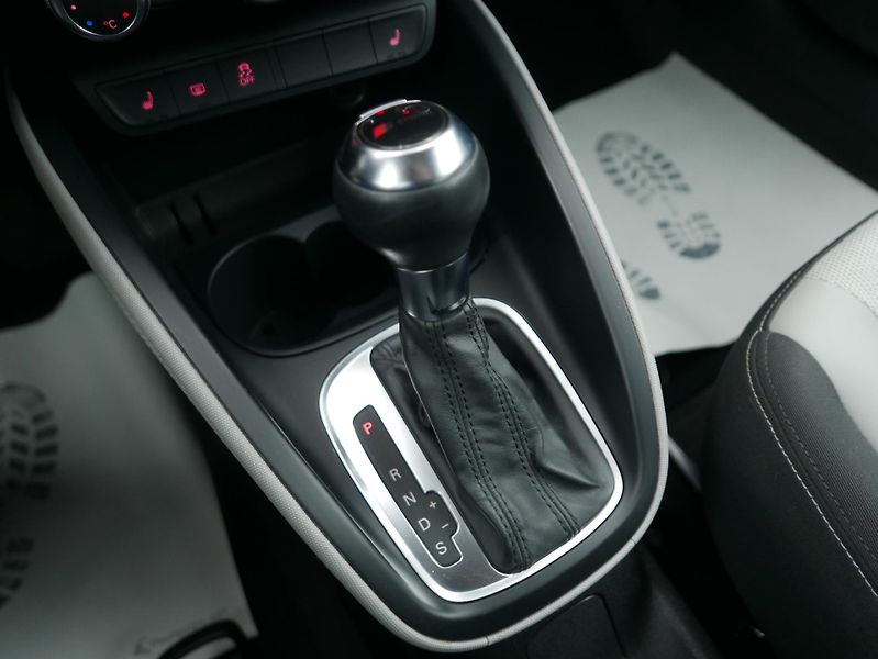 Audi A1 1,4 TFSI S-Line Navi Automat - fotka 27 z 34