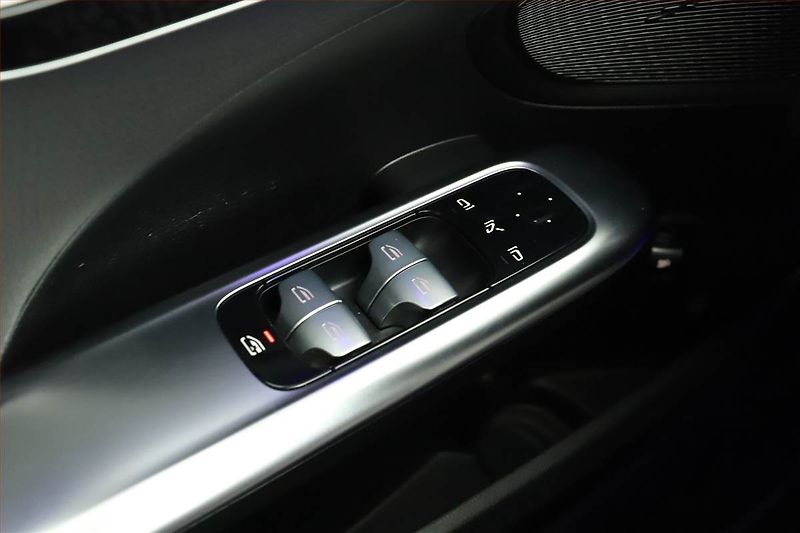Mercedes-Benz Třídy C (2023) C 300 4MATIC - fotka 18 z 22