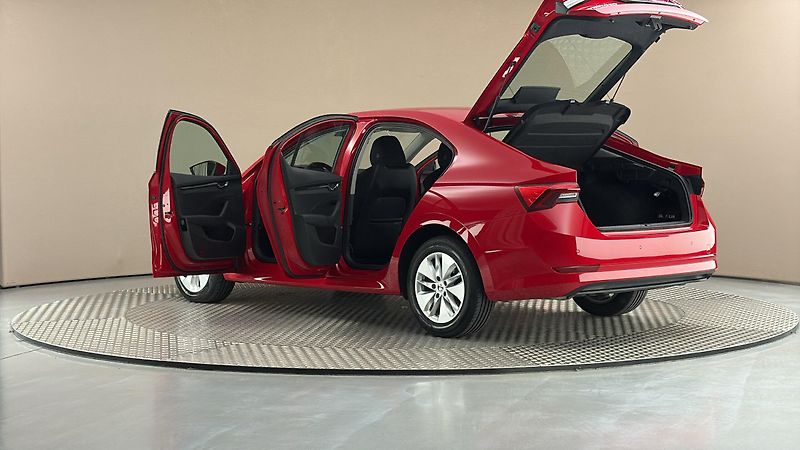 Škoda Octavia 2.0 TDI Ambition - fotka 7 z 24