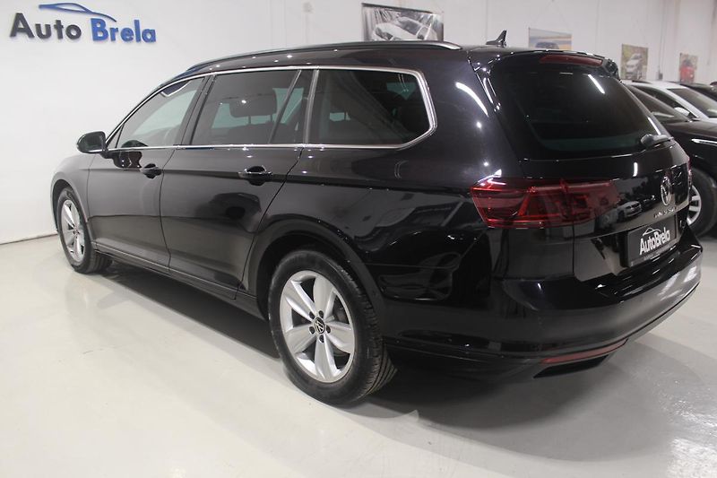 Volkswagen Passat (2021) 2.0TDI DSG Matrix display  - fotka 10 z 31
