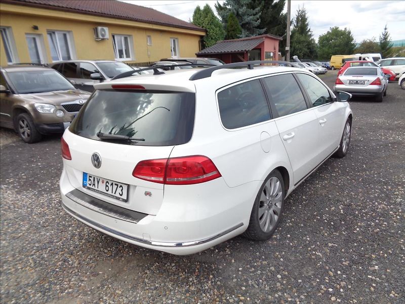 Volkswagen Passat 2,0 - fotka 7 z 17