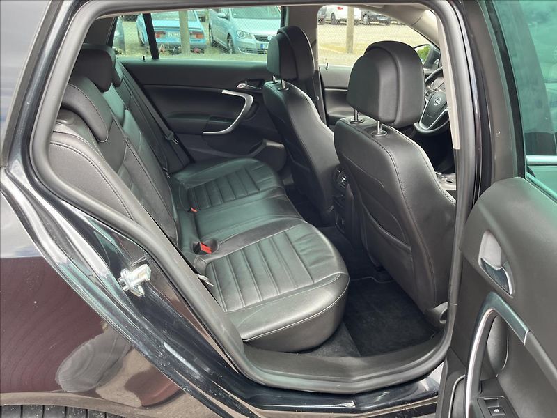 Opel Insignia 2,0 CDTi KLIMA SERVIS ROZVODY - fotka 12 z 44