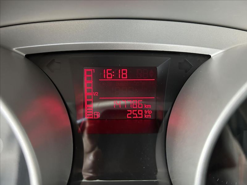 Seat Ibiza 1,4   16V,SERVISKA,KLIMA,TAŽNÉ - fotka 12 z 22