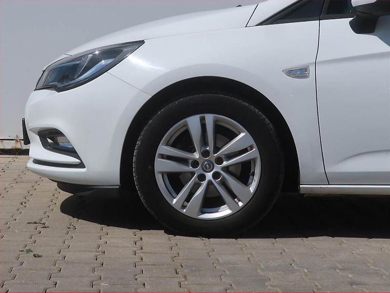 Opel Astra (2017) 1.4 T, Serv.kniha, Tempomat - fotka 13 z 16