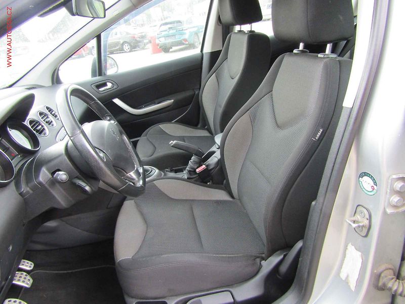Peugeot 308 (2010) 1.6VTi, ČR, AC - fotka 9 z 15