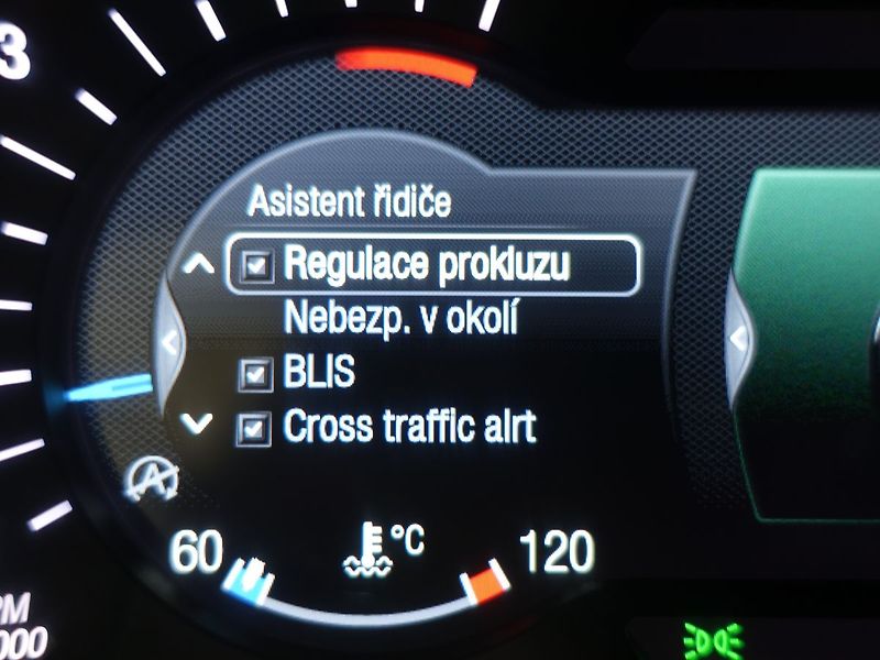 Ford S-MAX 140 kW, Titanium, REZERVOVÁNO - fotka 12 z 44