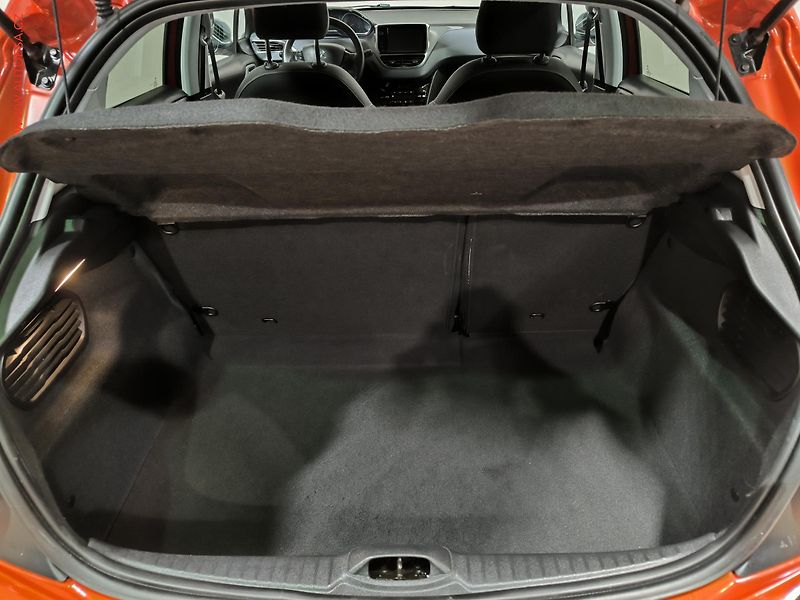 Peugeot 208 (2016) 1.2i, 1.maj,ČR, Navigace - fotka 7 z 17