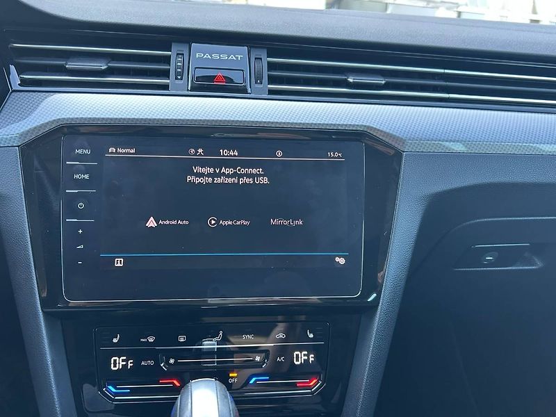Volkswagen Passat (2022) 2.0 TDI 147kW Head Up Matrix - fotka 17 z 30