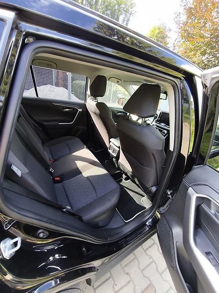 Toyota RAV4 (2021) 2.5 Hybrid   - fotka 14 z 17