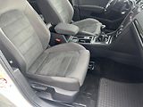 Volkswagen Golf Variant 2,0TDi Highline NAVI LEDMATRIX - náhled 34