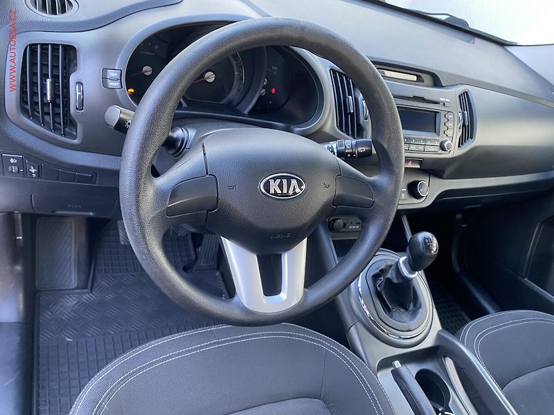 Kia Sportage (2012) 1.6 GDi, ČR, Active, AC - fotka 12 z 15