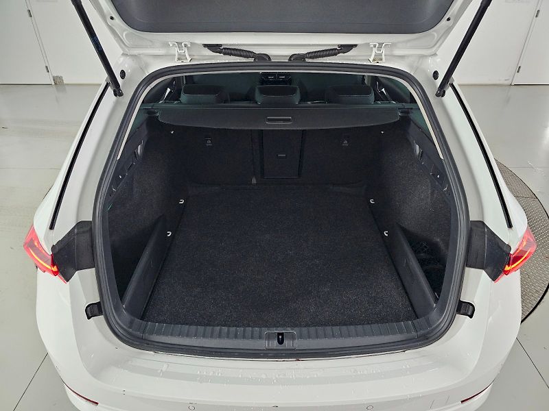 Škoda Octavia (2023) Combi 1.5TSI m-HEV 110kW DSG S - fotka 30 z 30