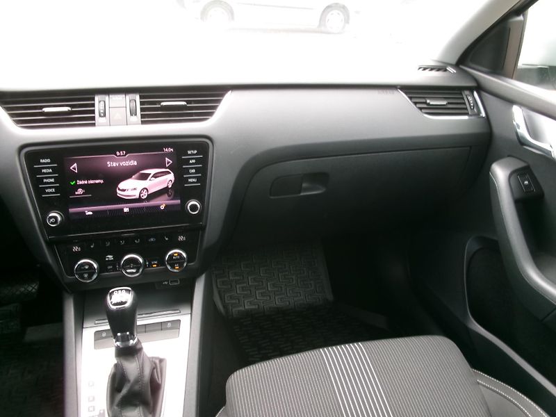 Škoda Octavia (2019) 2,0TDI 4x4 DSG AC - fotka 26 z 32