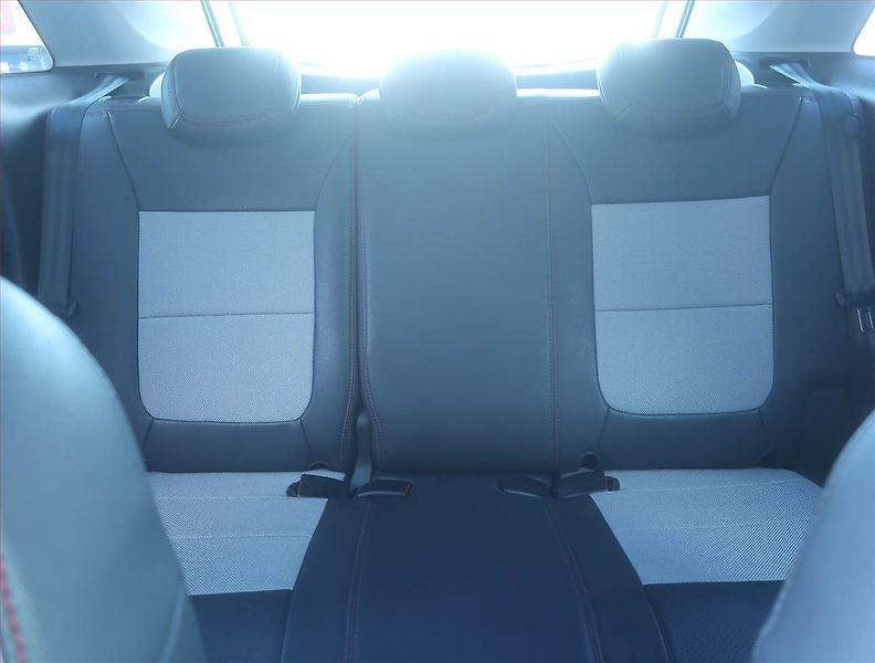 Opel Crossland X (2018) 1.2, Tempomat - fotka 10 z 15