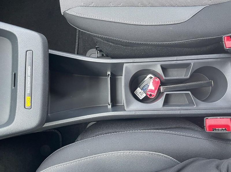 Ford Tourneo Courier Titanium, Tourneo, 43 kWh Elek - fotka 18 z 24
