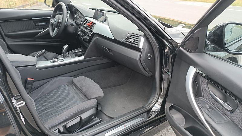 BMW Řada 3 320d MPaket 2,0D B47 Automat - fotka 12 z 36
