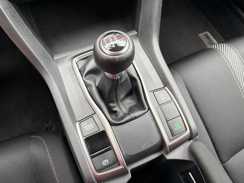 Honda Civic 1.0 VTEC Turbo Comfort, ČR, 1. - fotka 17 z 21