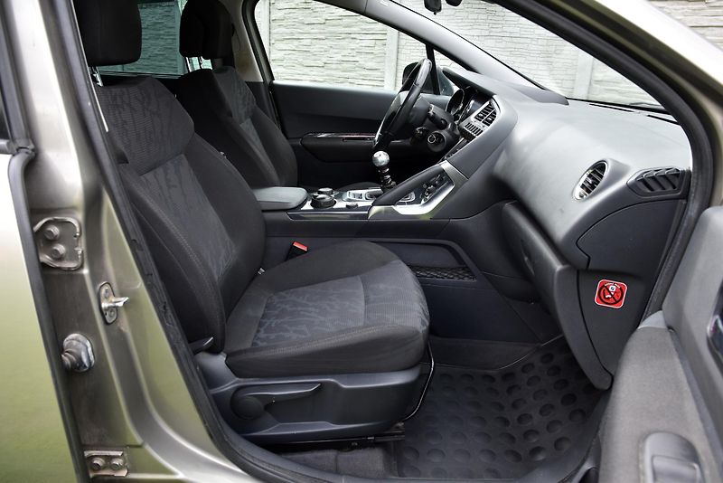 Peugeot 3008 2.0 HDi 6st,DKLIMA,TEMP,TZ,ALU - fotka 26 z 37