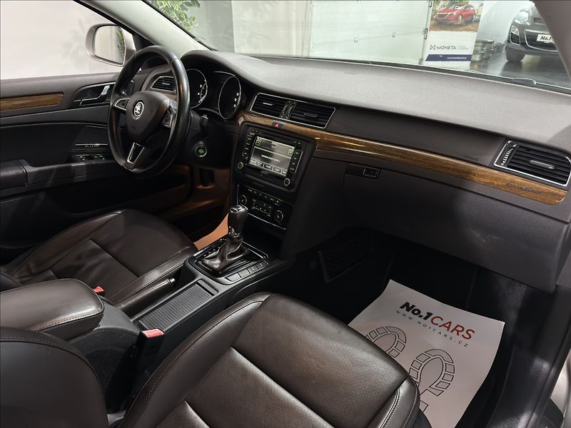 Škoda Superb 3,6   V6 260HP LAURIN WEBASTO - fotka 21 z 37