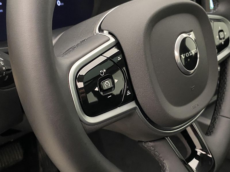 Volvo XC60 T8 AWD RECHARGE DARK ULTRA CZ - fotka 19 z 61