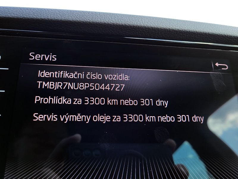 Škoda Karoq 1.5 TSI 110kW DSG SPORTLINE  - fotka 43 z 45