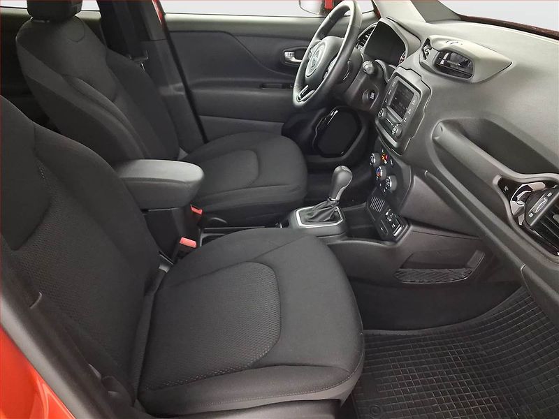 Jeep Renegade (2022) 1.3 T-GDI - fotka 9 z 22