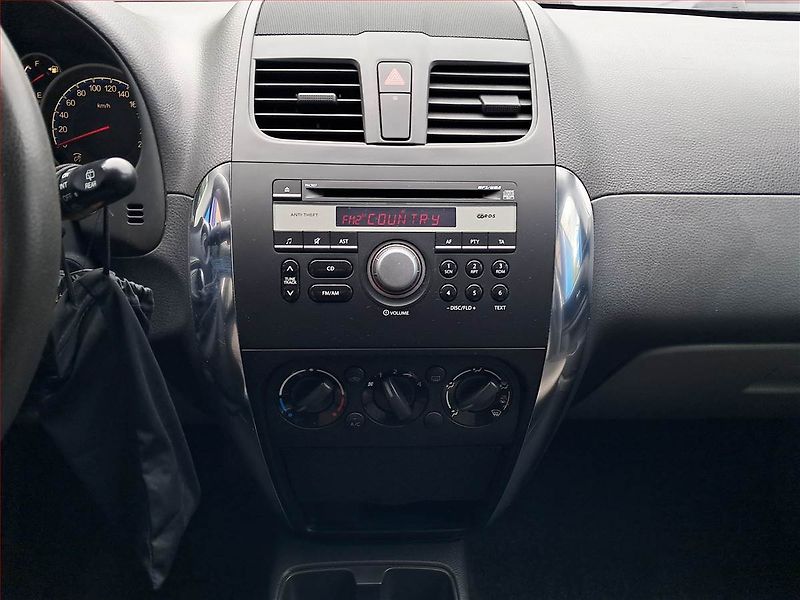 Suzuki SX4 (2011) 1.6 VVT, 4X4, ČR,1.maj - fotka 12 z 16
